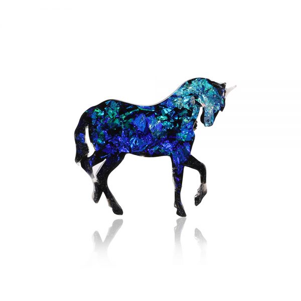 Trust energy clearly Broșă Unicorn în nuanțe de albastru electric și turcoaz | Bijuterii din  rășină | AMO.RESIN